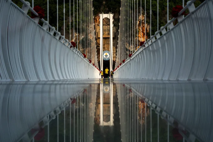 8 Breathtaking Glass Bridges That Feel Like Walking on Air