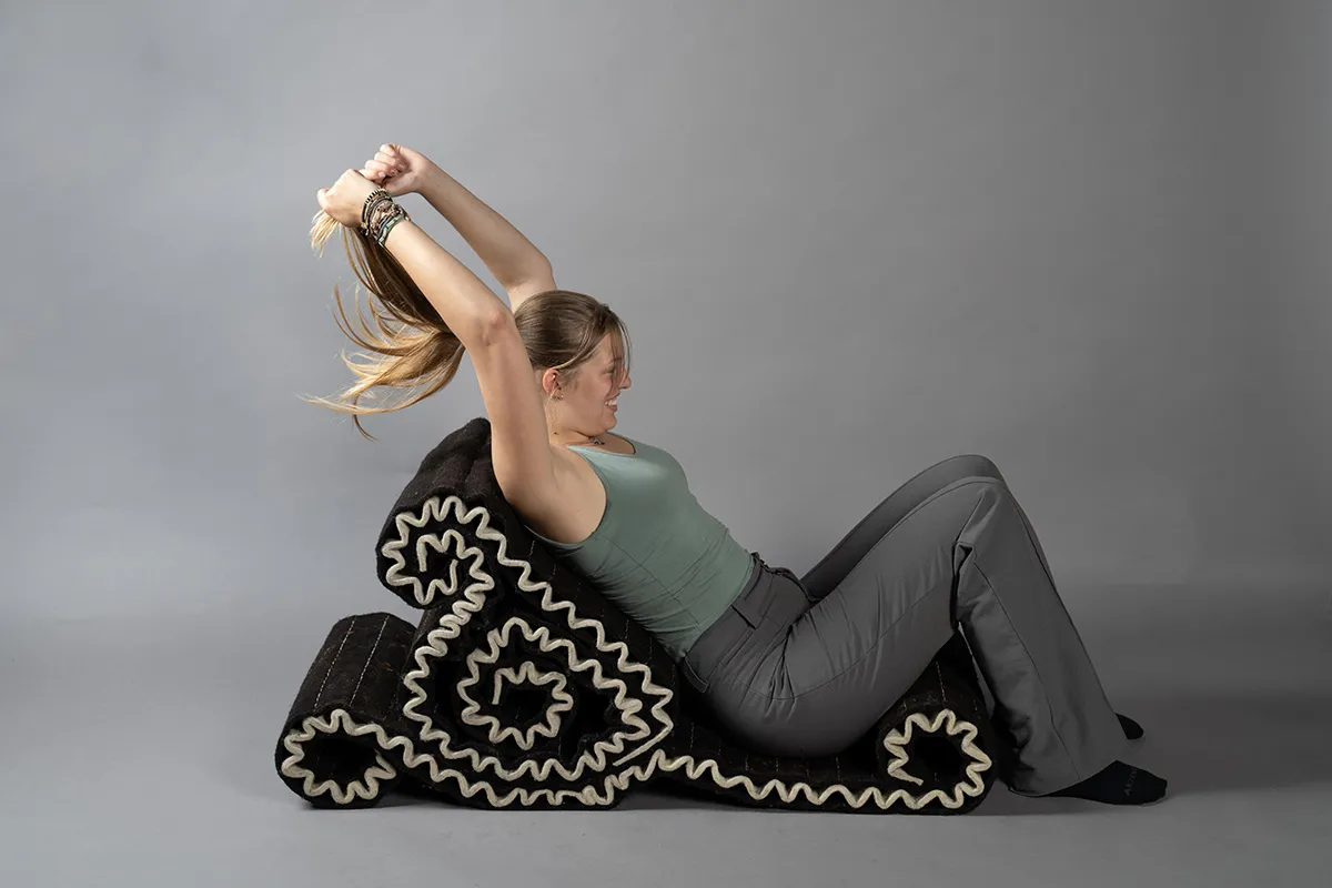 How Luna Haverkorn Transforms Knitted Sculptures into Movement and Play 8 Luna Haverkorn Creates Living Textiles That Transform Through Interaction