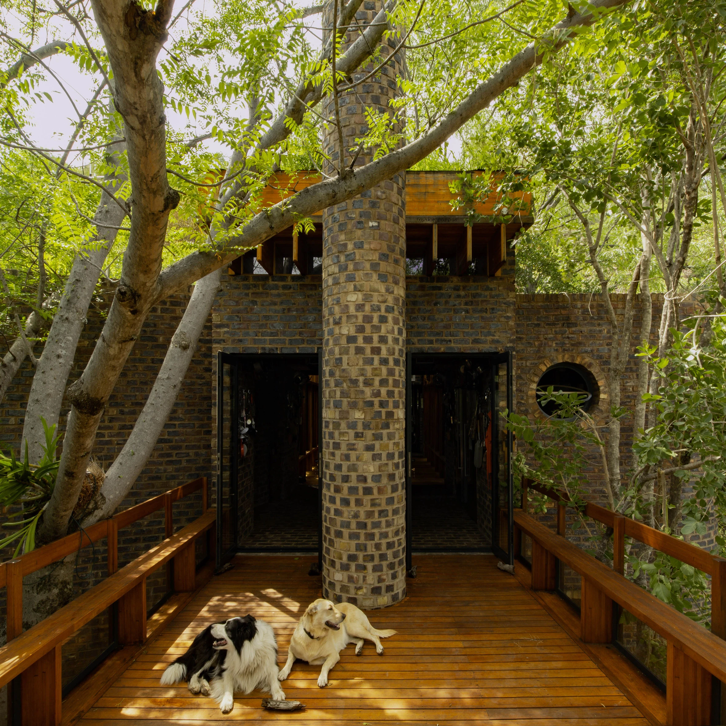 10 Beautiful Off-Grid Homes Designed for Modern Life 27 10 Beautiful Off-Grid Homes Designed for Modern Life