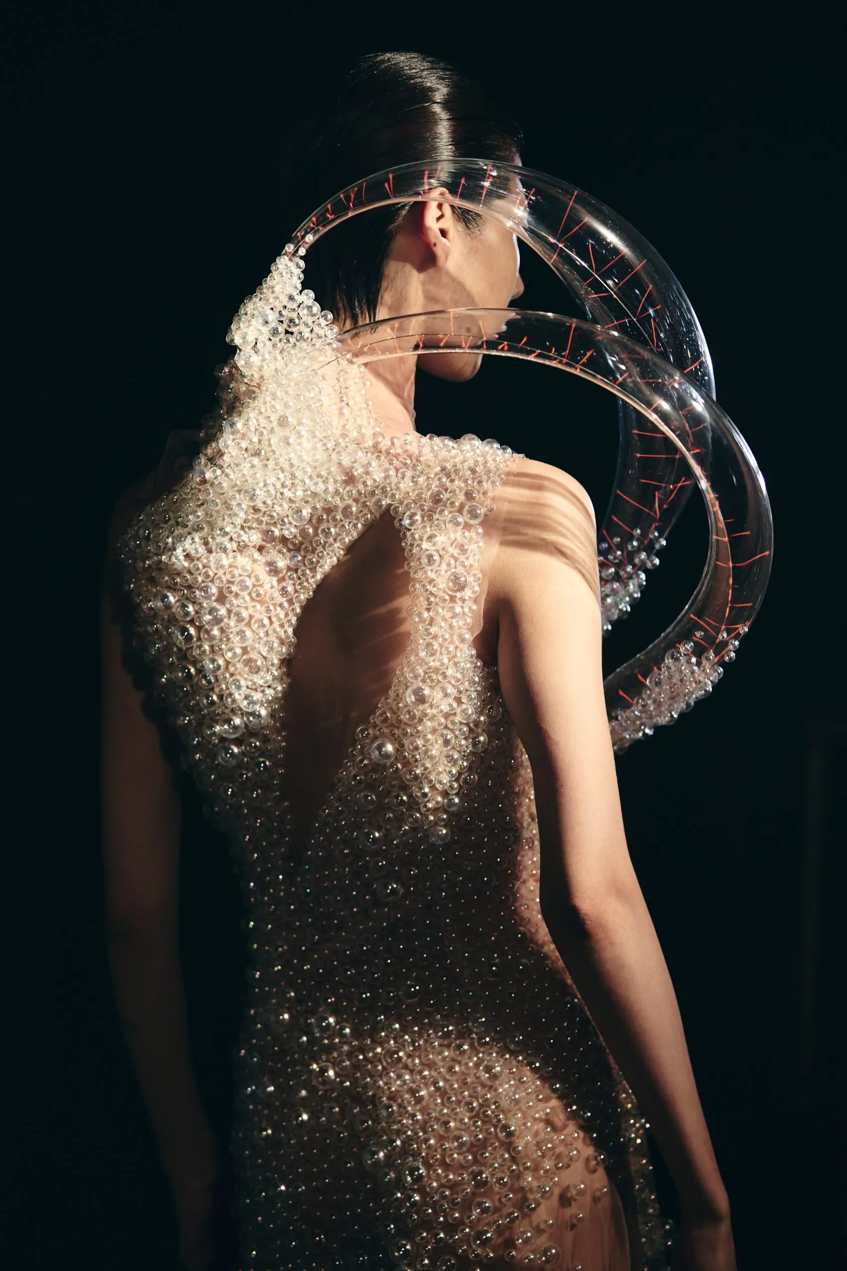 Iris van Herpen Unveils the World’s First Plasma-Powered Couture Dress at Paris Couture Week 5 Iris van Herpen