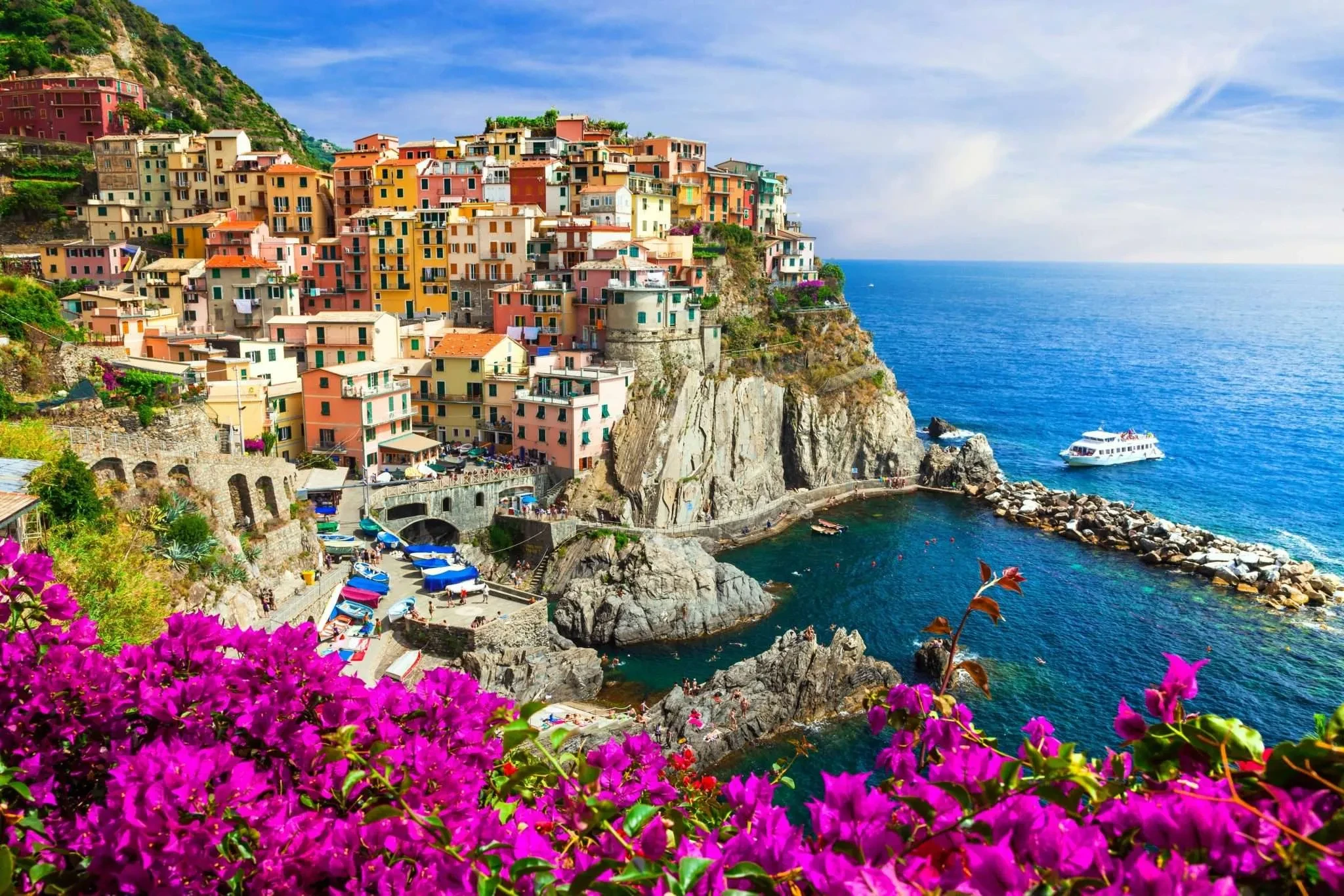 15 Picturesque Neighborhoods Around the World Every Design Lover Should Visit 10 Manarola, Cinque Terre, Italy