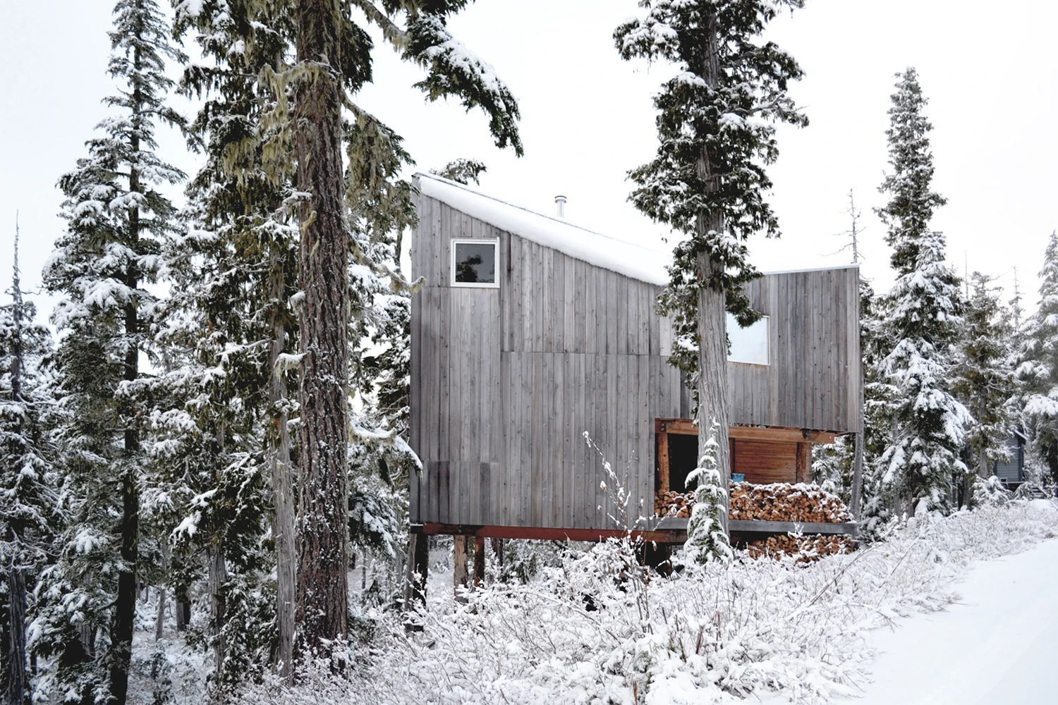 10 Beautiful Off-Grid Homes Designed for Modern Life 17 10 Beautiful Off-Grid Homes Designed for Modern Life