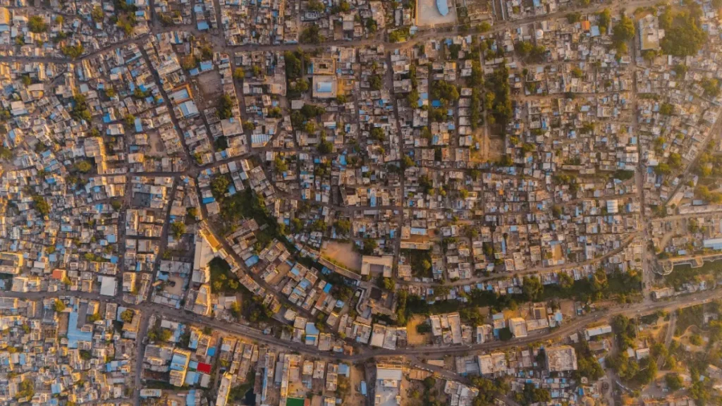 Can Global Architecture Be Truly Local?