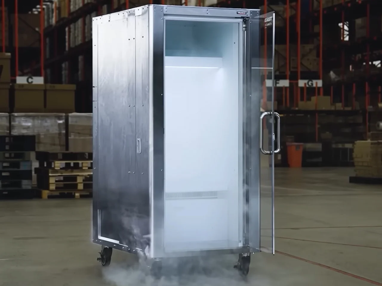 Japan's Human Refrigerator Is Built for Extreme Heat Recovery 6 Do Hiemon Box, Japan