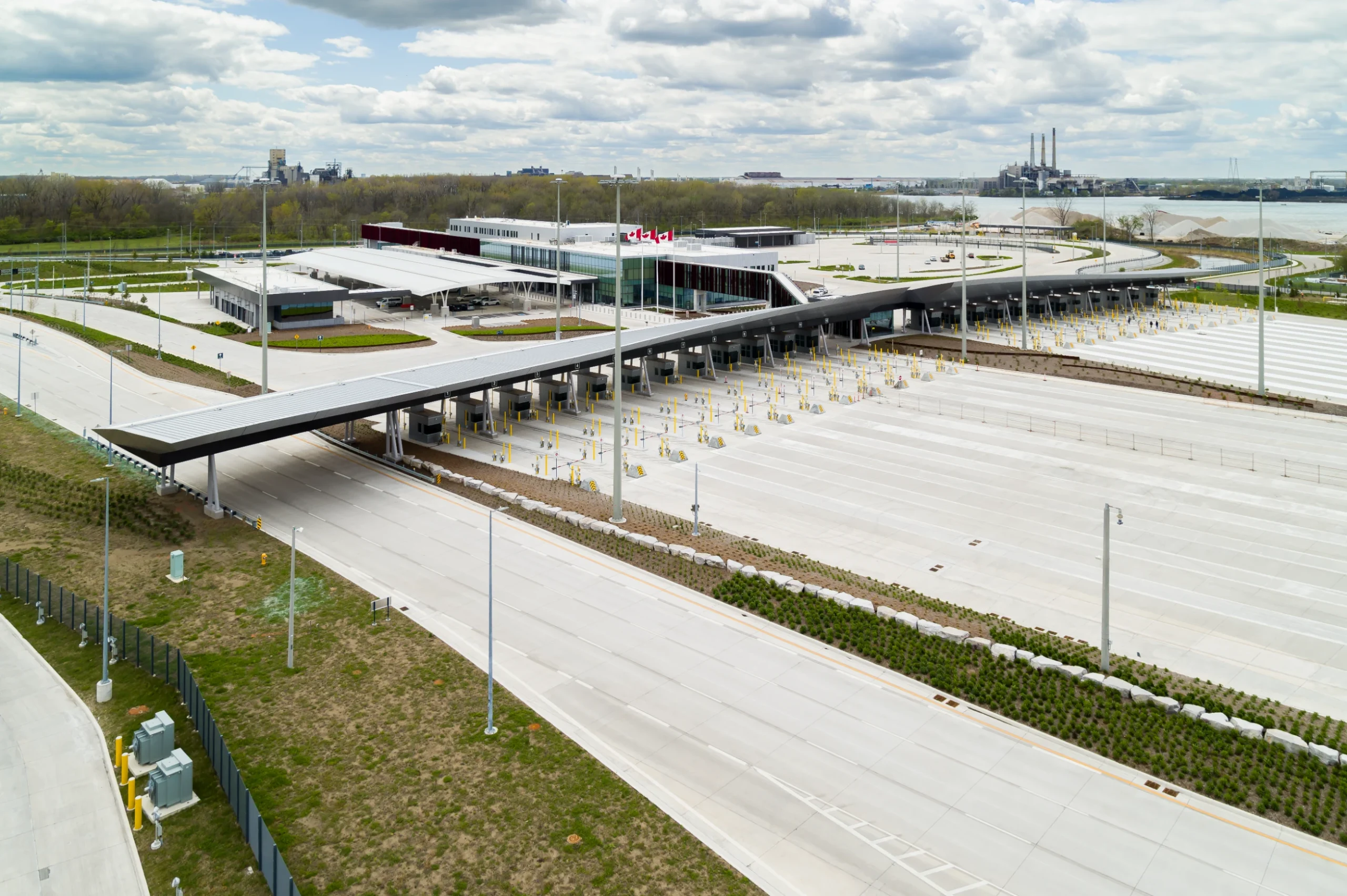 Long-Awaited US-Canada Bridge Opens to Traffic 9 Gordie Howe International Bridge