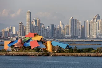 Explore why modern architecture is becoming increasingly monochromatic, from modernism and postmodernism to today’s minimalist white, black, and gray spaces.