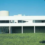 Explore why modern architecture is becoming increasingly monochromatic, from modernism and postmodernism to today’s minimalist white, black, and gray spaces.