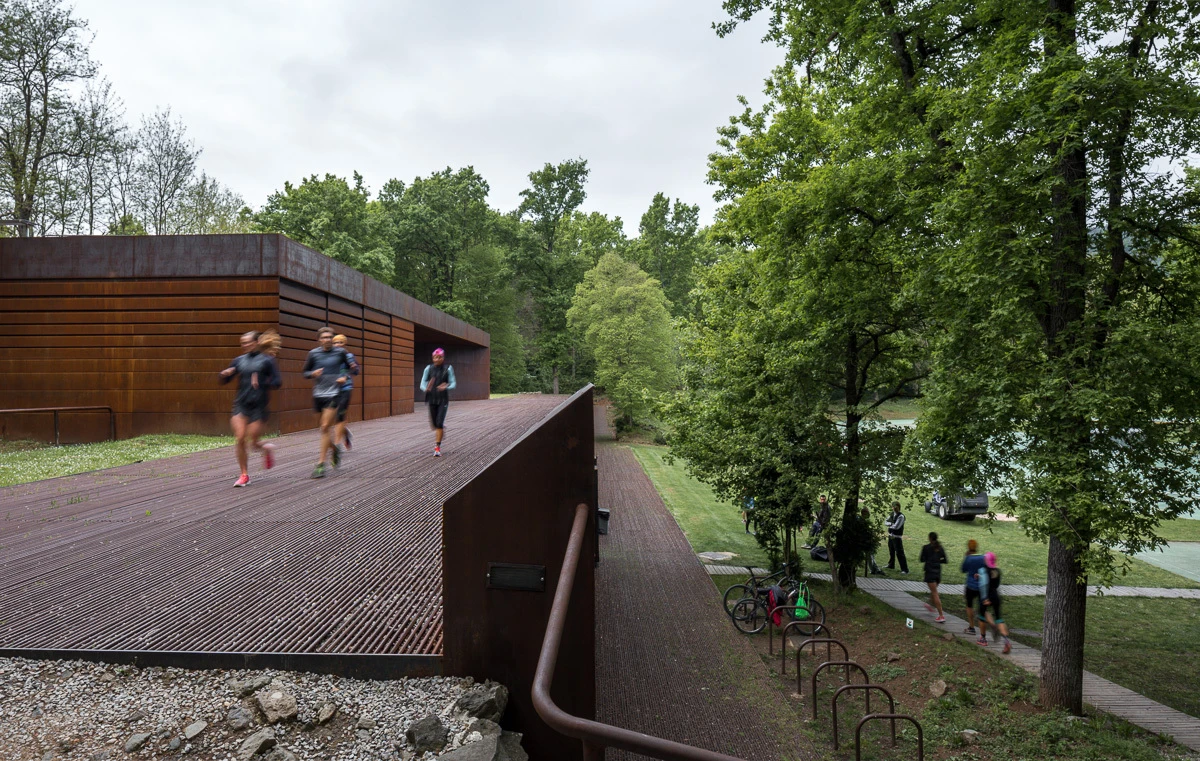 10 Spanish Architects Who Built Spain's Architectural Legacy 35 The Tossols-Basil Athletics Track