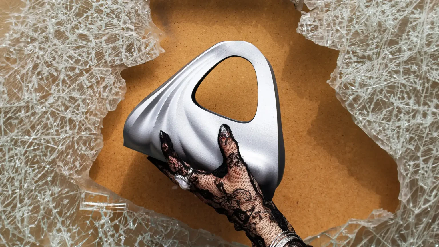 Wave Bag in the hand of a model