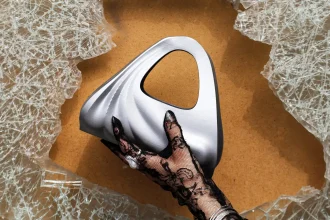 Wave Bag in the hand of a model