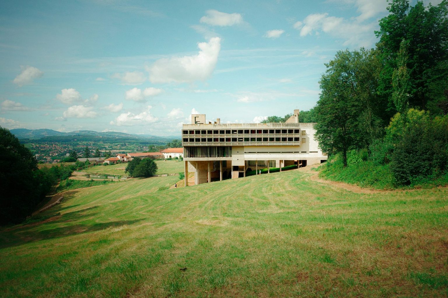 10 Brutalist Buildings That Challenged Architecture