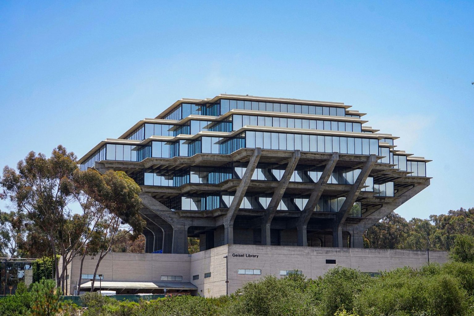 10 Brutalist Buildings That Challenged Architecture