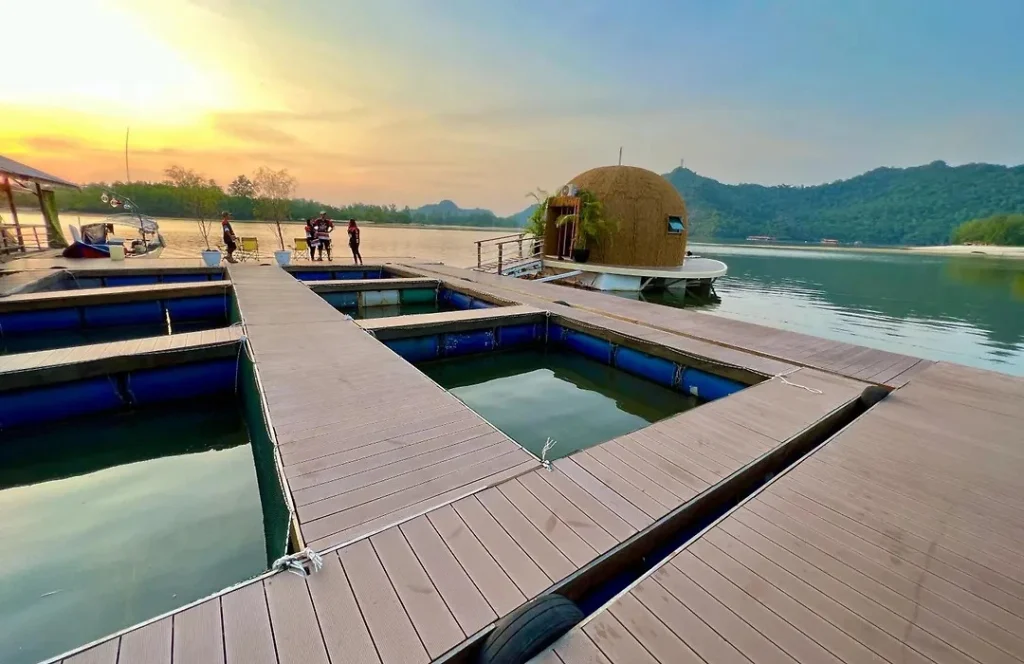 10 Remarkable Floating Hotels Around the World_Coconest One Langkawi