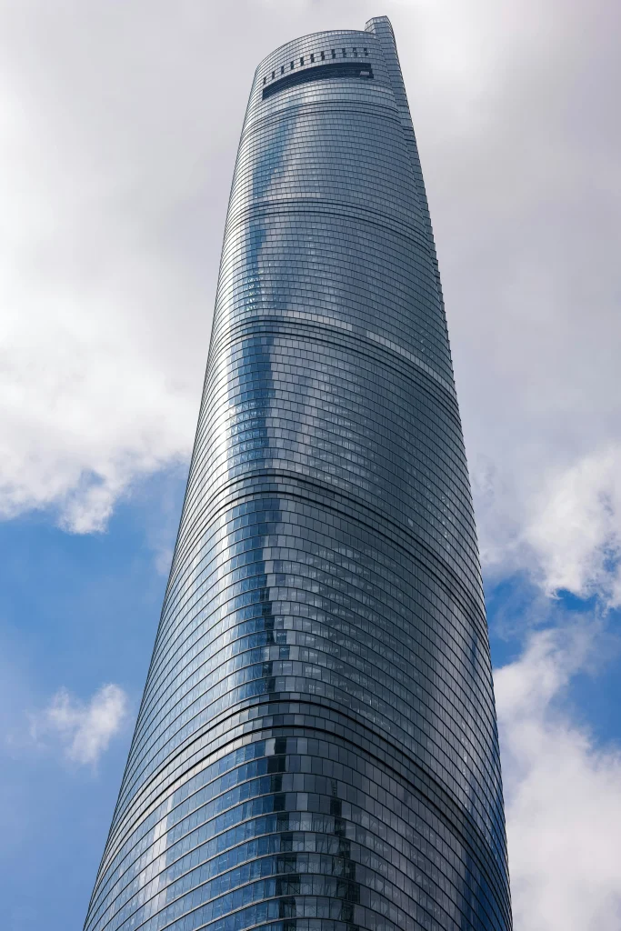 The World's 10 Tallest Twisted Skycrapers_© Declan Sun/ Unsplash