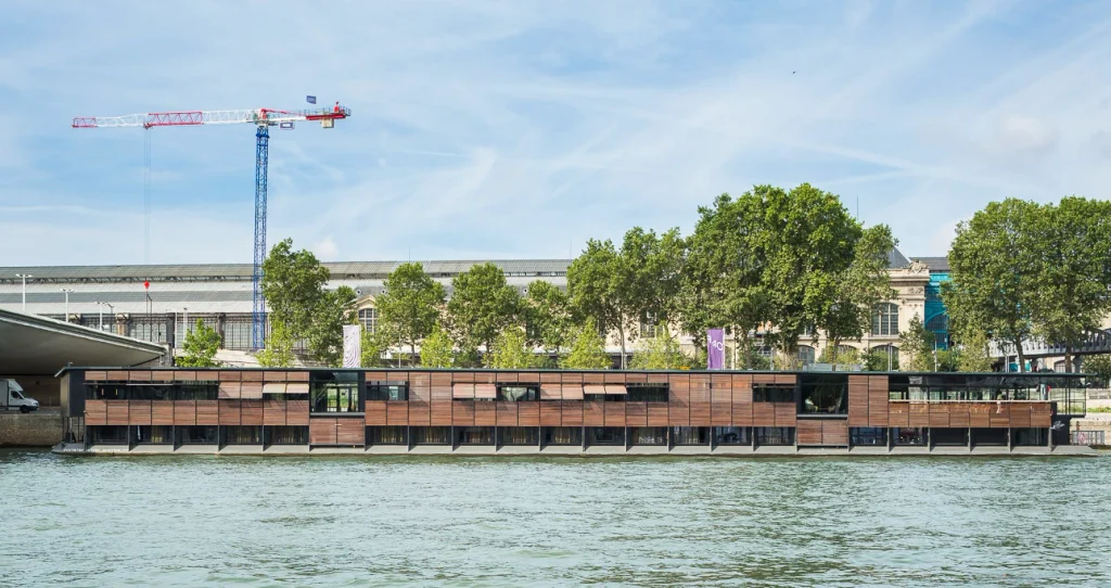 10 Remarkable Floating Hotels Around the World_OFF Paris Seine