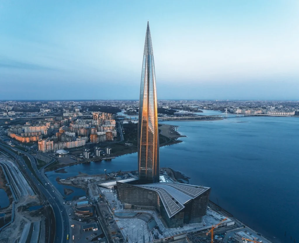 The World's 10 Tallest Twisted Skycrapers_© RMJM