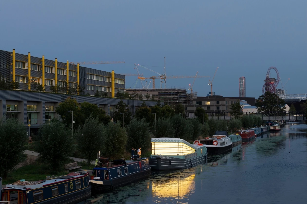 15 Floating Structures Built on Top of Water