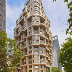 ODA Completes Radiant LIC with a Cascading Aluminum Facade in New York
