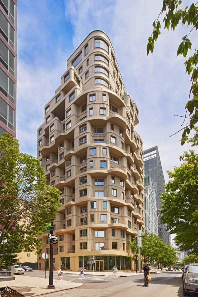 ODA Completes Radiant LIC with a Cascading Aluminum Facade in New York