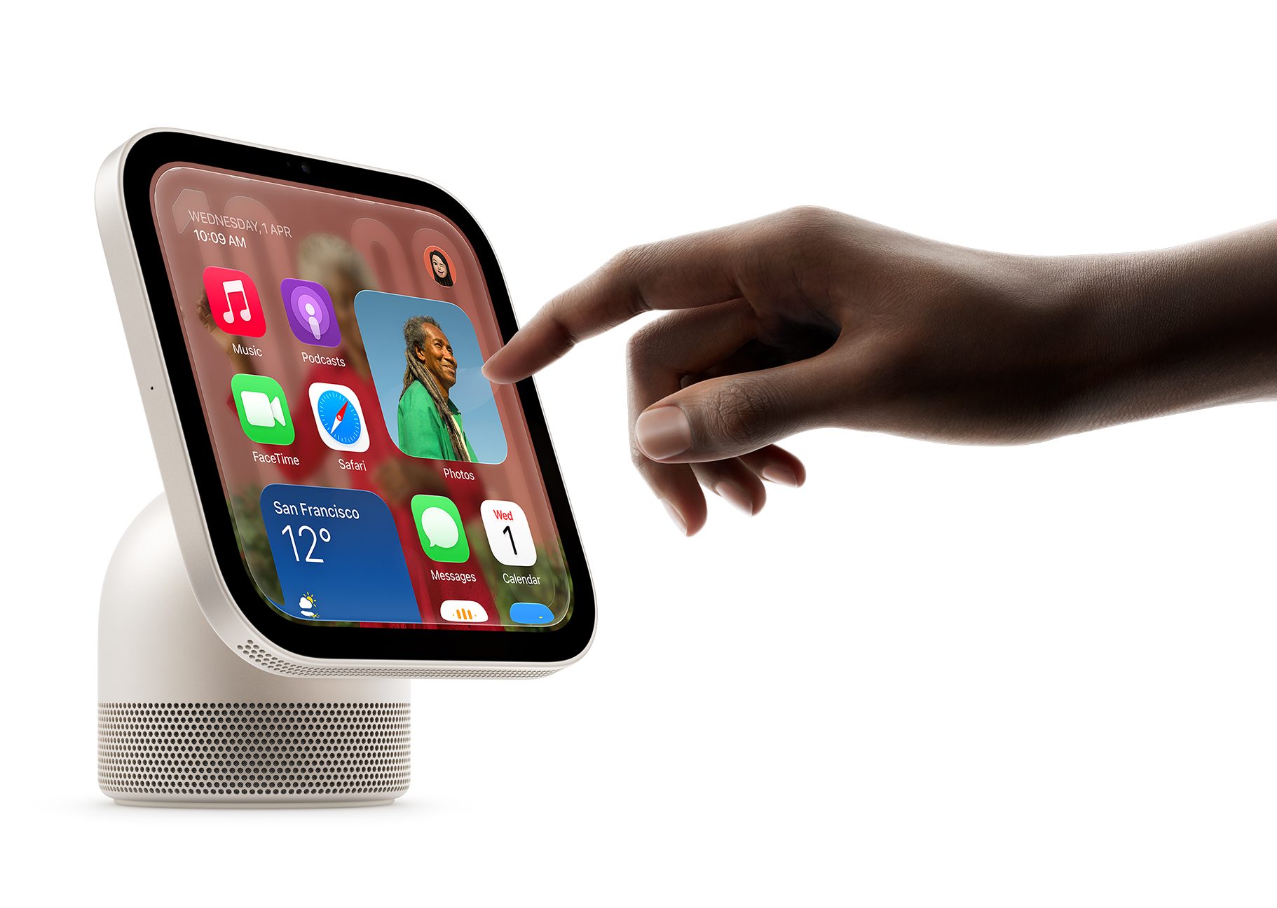Bir el, çeşitli uygulamalar ve bilgiler içeren dijital bir arayüzü gösteren Apple HomeView cihazının ekranına dokunuyor.