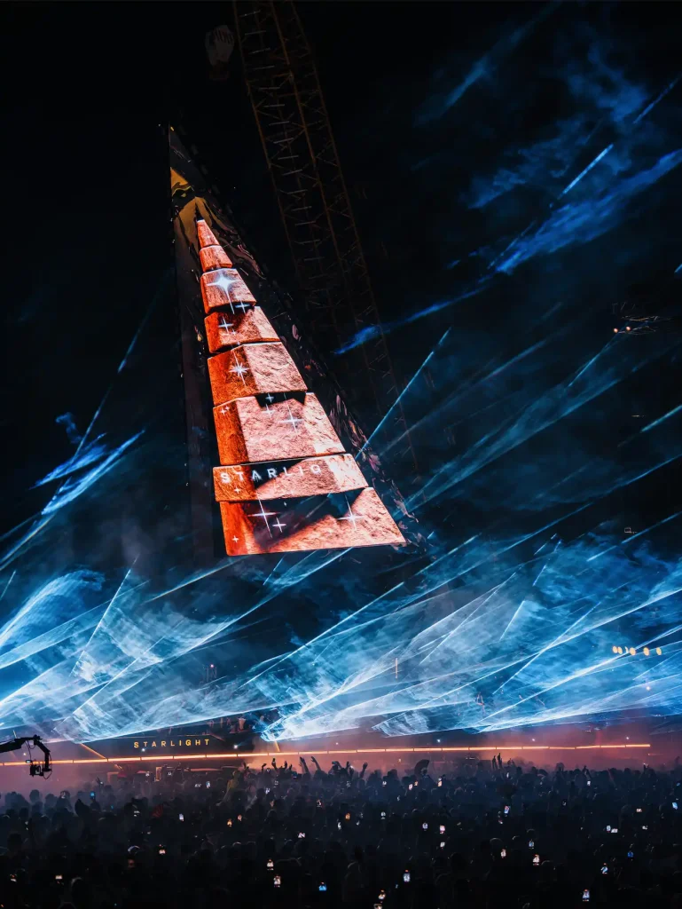 SILA SVETA Turns Pyramids of Giza into an Epic Multimedia Show