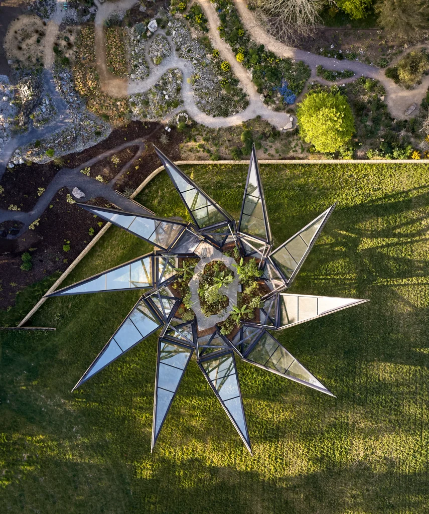When Buildings Look Like Flowers